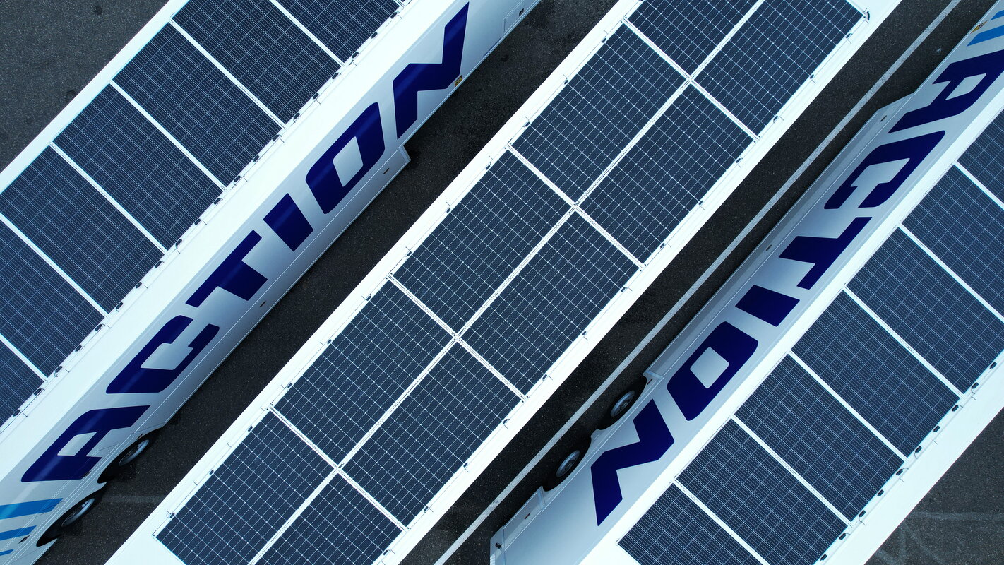 zonnepanelen van IM Efficiency op dak vrachtwagens