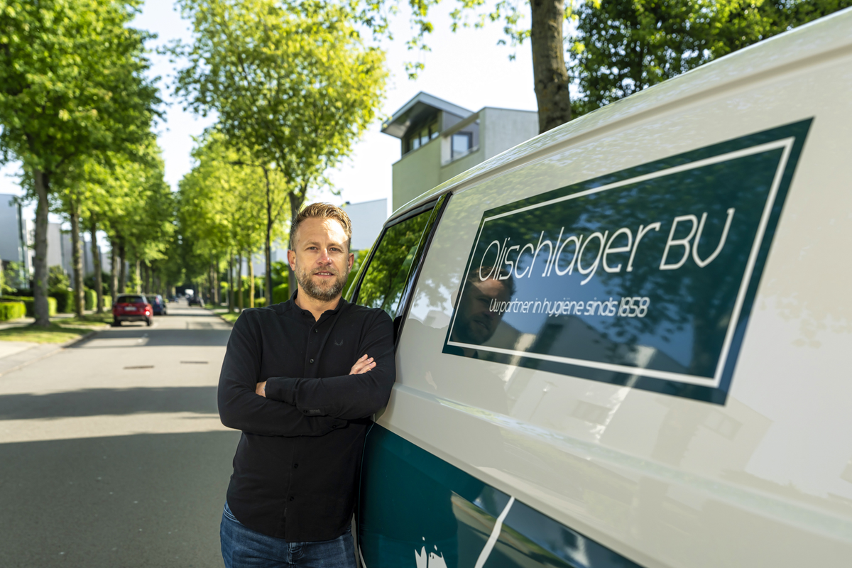 man voor bus