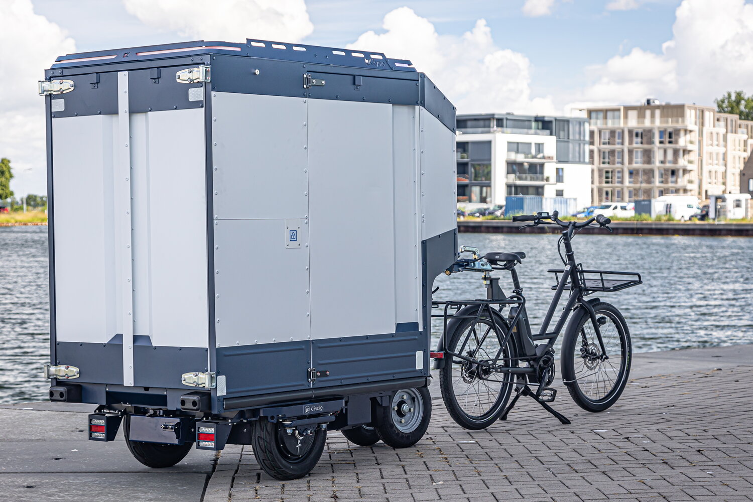 K-Ryole elektrische loop- en fietstrailer Urban Mobility in de stad
